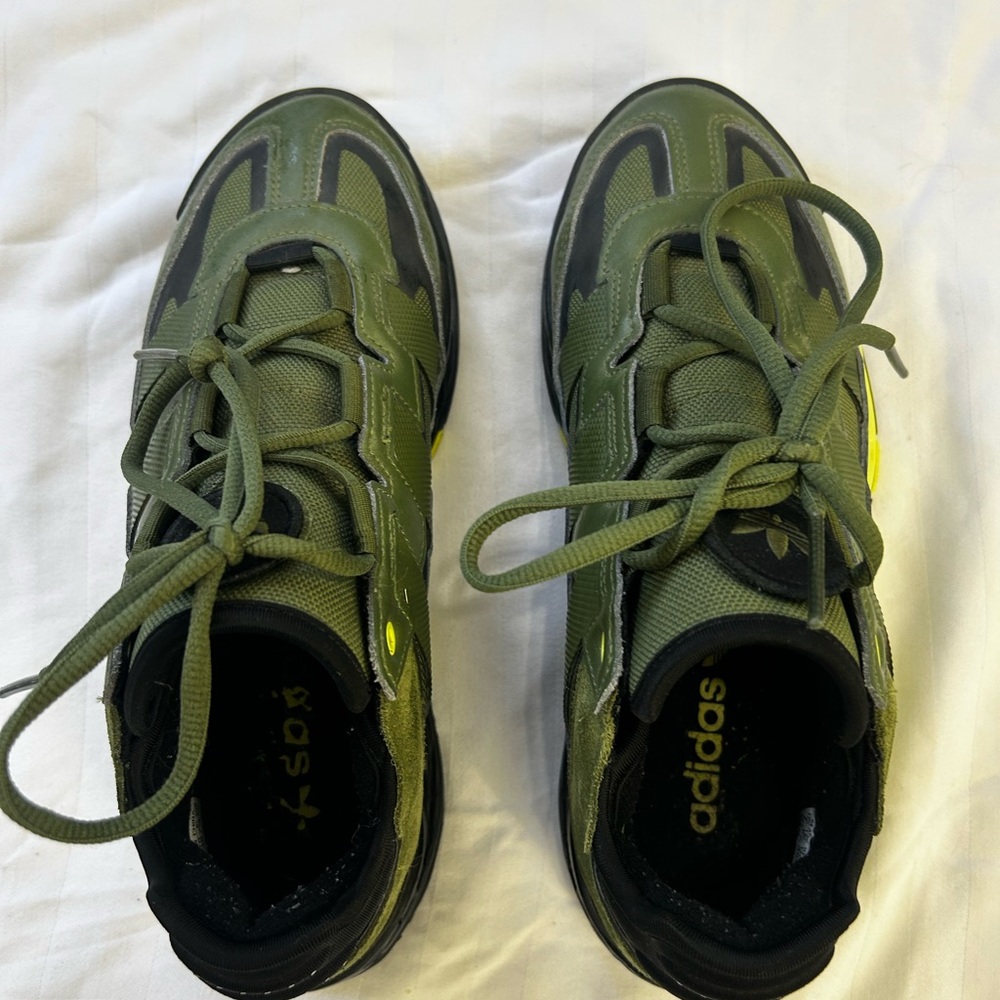 adidas OZWEEGO Trail Olive Green Sneakers Men’s 7